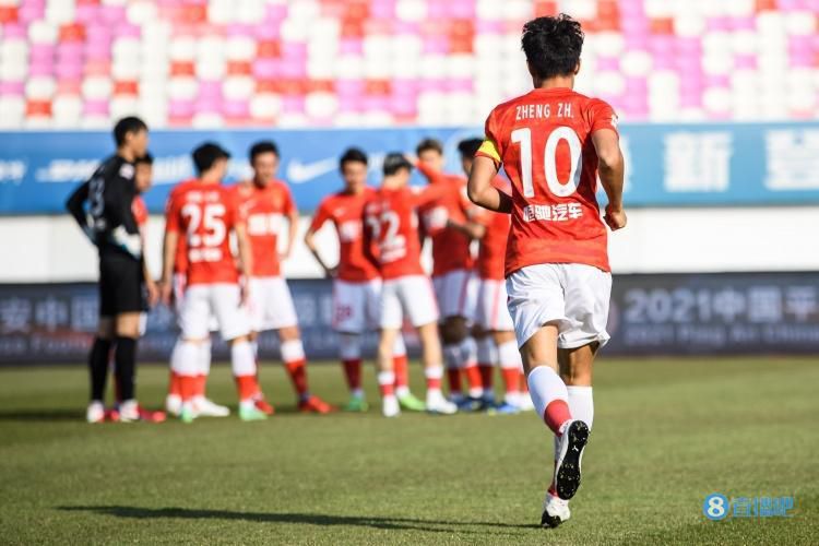 国米1-0领先博洛尼亚加时赛第21分钟，博洛尼亚的角球，利科扬尼斯开向后点，皮球在出底线前被勾了回来，别克马破门！